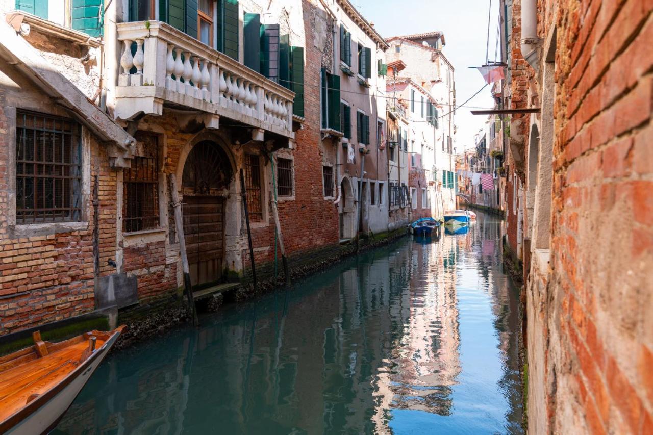 Casa Al Ponte Scudi - 4 Windows On The Canal البندقية المظهر الخارجي الصورة