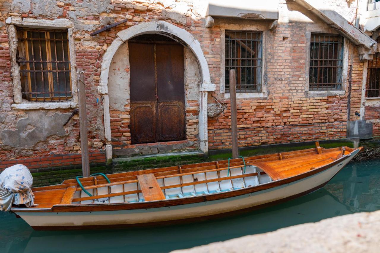 Casa Al Ponte Scudi - 4 Windows On The Canal البندقية المظهر الخارجي الصورة